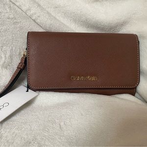 NWT Brown Calvin Klein Wallet 🤎